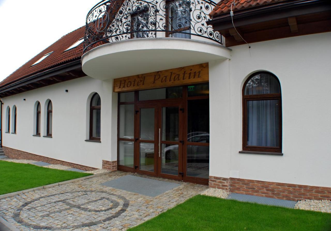 Hotel Palatin Oravsky Podzamok Exterior photo